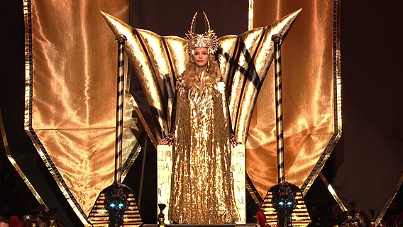 Madonna superbowl lead