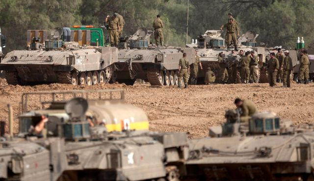 IDF Achzarit APC prepares to enter Gaza Nov 17