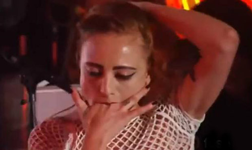 millie+brown+vomit