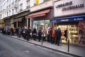 QUEUING TO BUY THE FAMOUS MAGAZINE: ALL COPIES SOLD OUT WITHIN ONE HOUR.