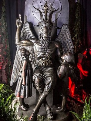 The caduceus on Baphomet’s lap is meant to represent an erect phallus. Combined with the two children looking up to him, this statue is a true nod to the occult elite’s favorite obsessions. 