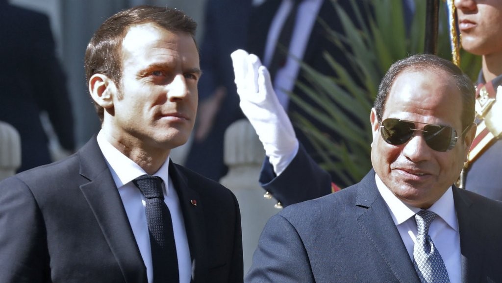 Presidents Macron and Abdul Fattah al-Sisi review a guard of honour in Cairo Jan 28, 2019. Click to enlarge