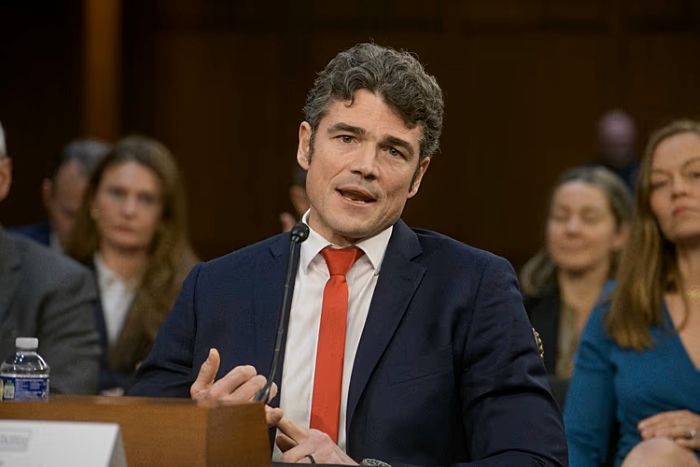 Trump’s advisers circle the wagons as signs of dissent over Iran emerge